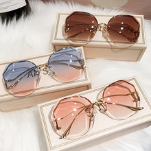 Charger l&#39;image dans la galerie, Lunettes de soleil rondes irrégulières pour femmes
