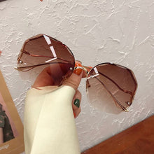 Charger l&#39;image dans la galerie, Lunettes de soleil rondes irrégulières pour femmes
